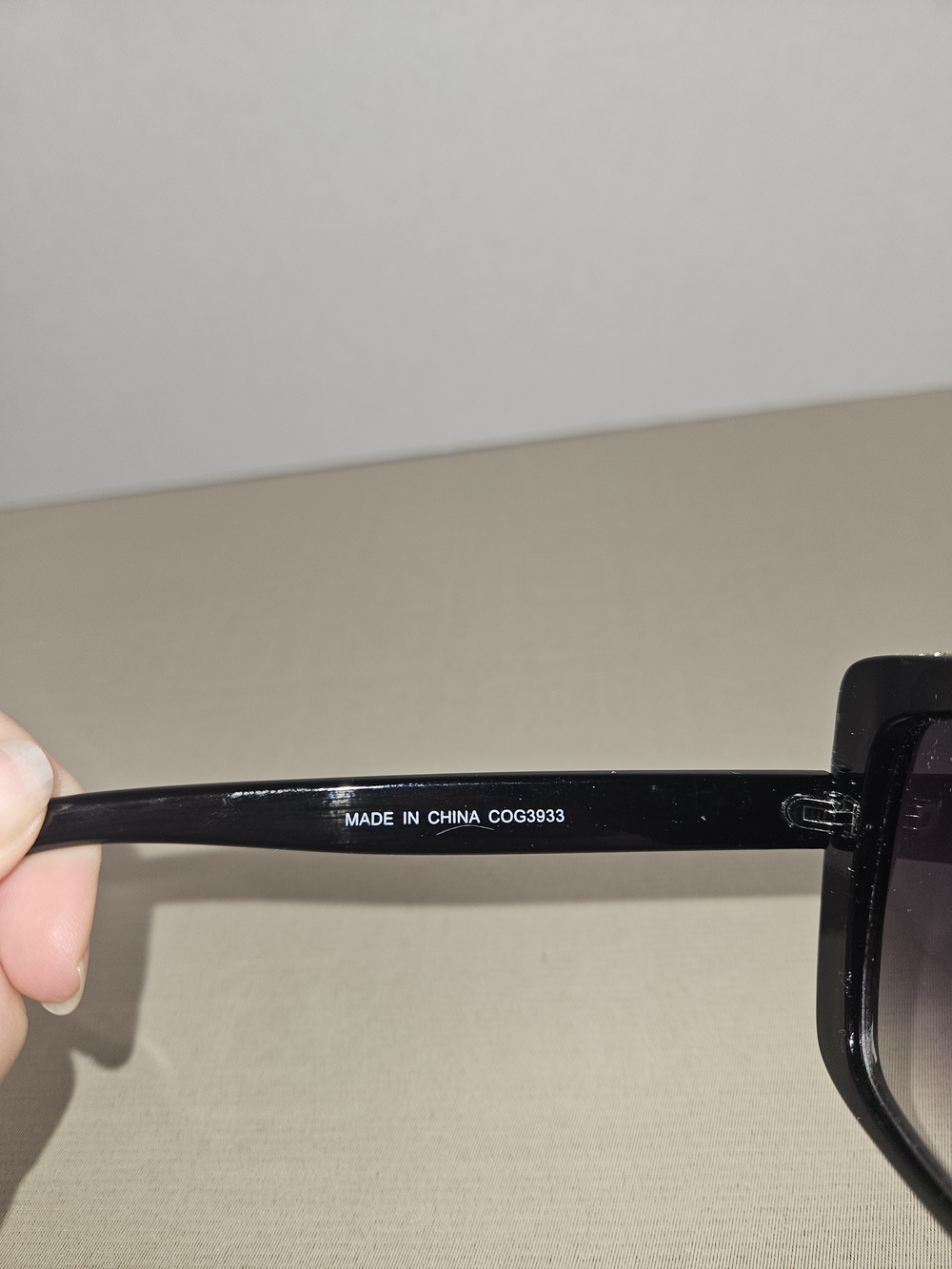 Black Oversized Square Women's Sunglasses - Picture 7 of 11